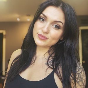 Meet your Posher, Janelle